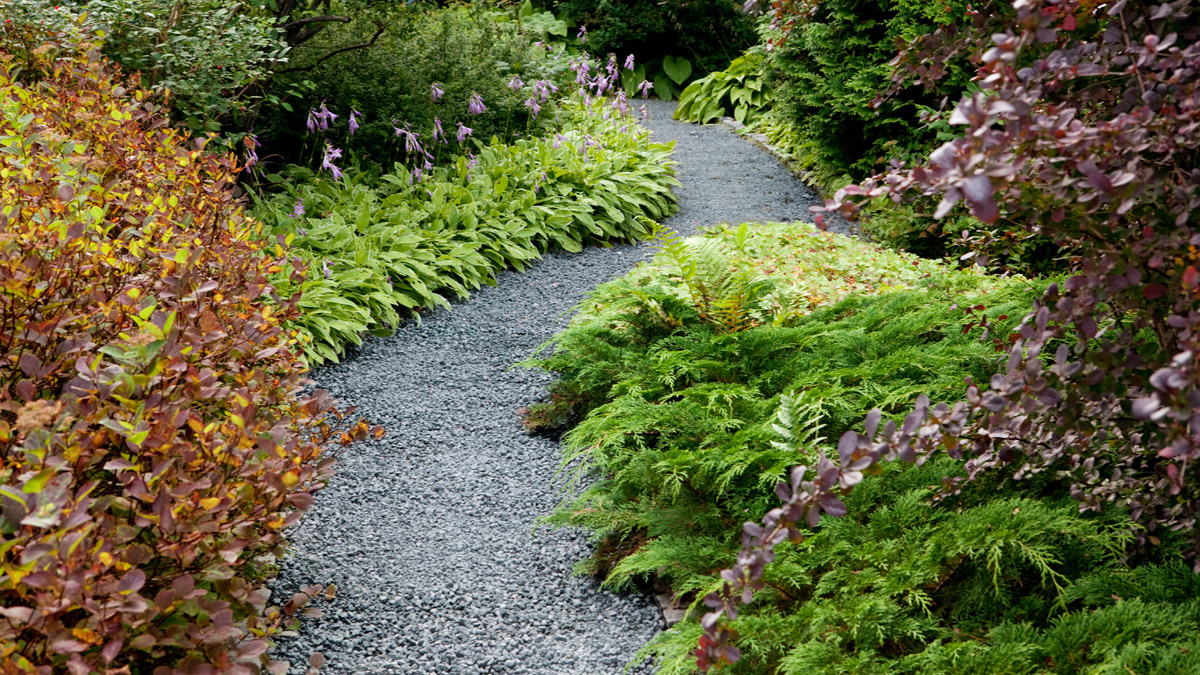 Sodo dizaine naudokite dekoratyvinius akmenis