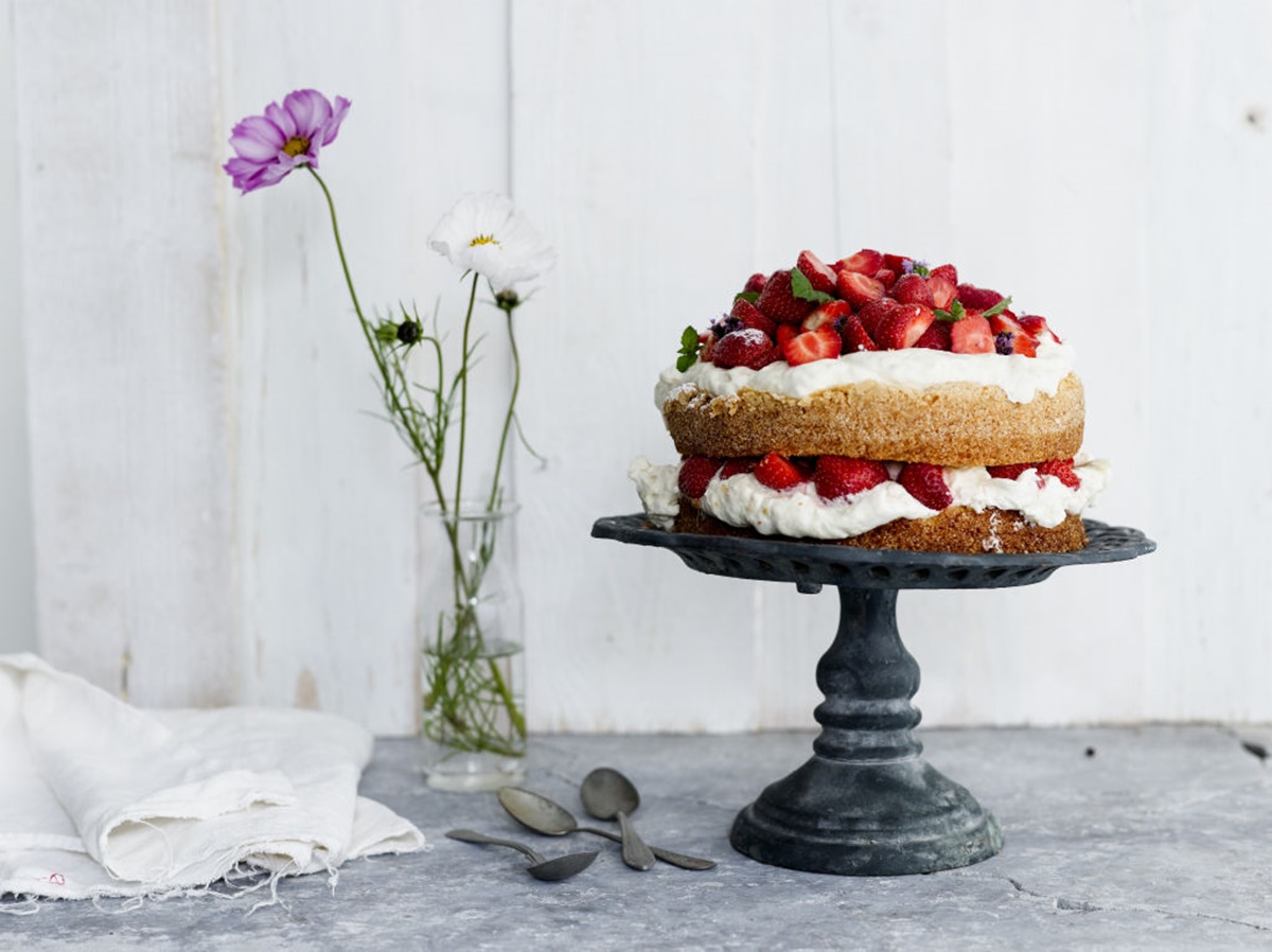 Maasika-Rabarberitort